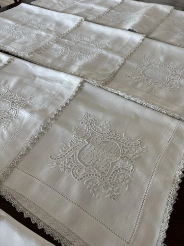 Set Of 11 ~ 23” Italian Point de Venise Lace Linen Napkins Inset Lace Trim Dmg