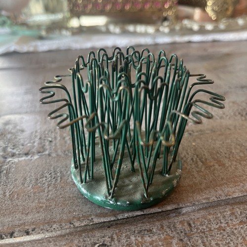 Vintage Blue Ribbon Flower Holder Co. Round Hairpin Flower Frog marked 3