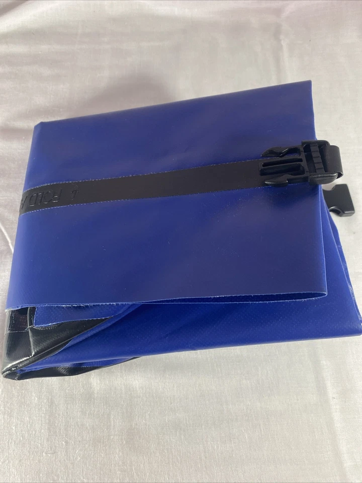 Bolsa Seca Seattle Sports Hydro Block Azul Negro Base 20"x30" Deportes Acuáticos Foto 2 de 3