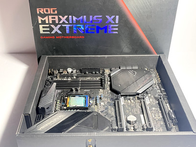 ASUS  Rog Maximus XI Extreme + i9 9900K CPU Motherboard Combo