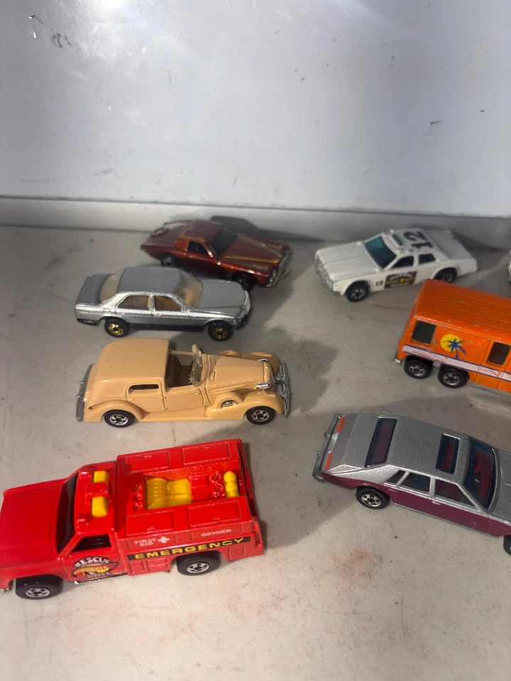 Lote de 10 Autobuses Cadillac Mercedes Hot Wheels Blackwalls Años 80 Raro Foto 2 de 4