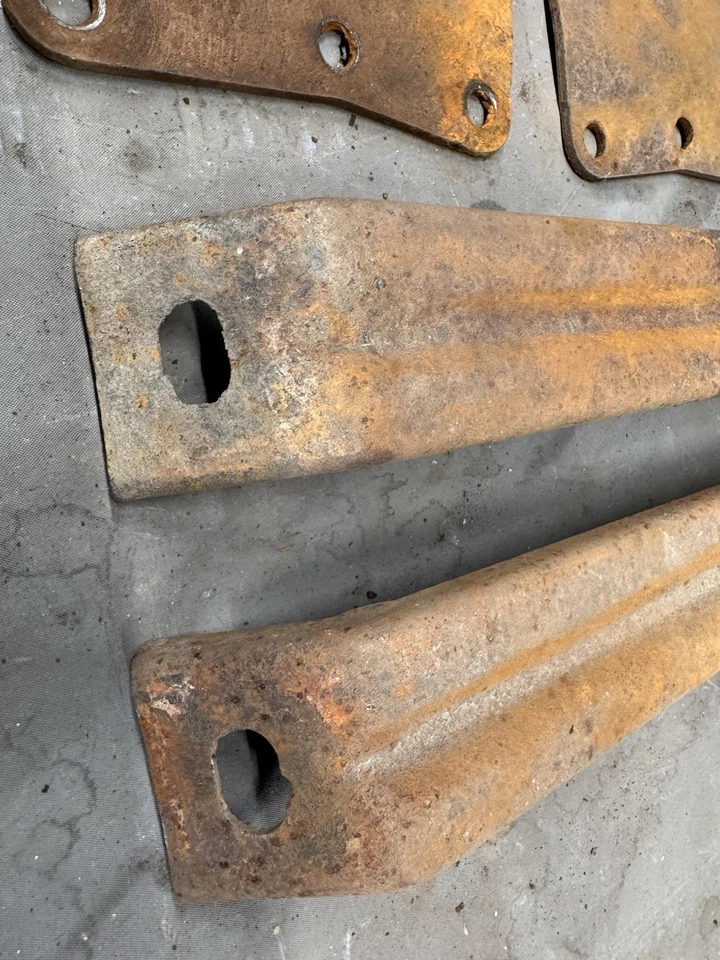 Оригинальные кронштейны для крепления переднего бампера 1958 Chevrolet Impala Belair Delray Biscayne - Изображение 2 из 4