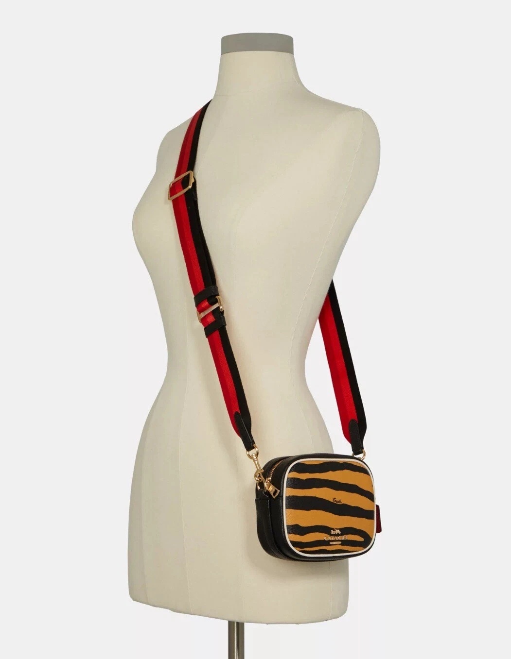 Borsa a mano Coach (C6953) Mini Dempsey Tiger stampa rivestita in tela fotocamera a tracolla nuova