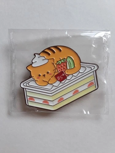 New 85 Degree Bakery Cafe Collectible Magnet