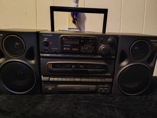 (E1) Vintage Panasonic RX-DS550 Portable Stereo CD System Boom Box “Read”