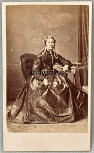 CDV BARTLETT VON CHELTENHAM DAME IN MOTORHAUBE ANTIKES FOTO MODEKLEID