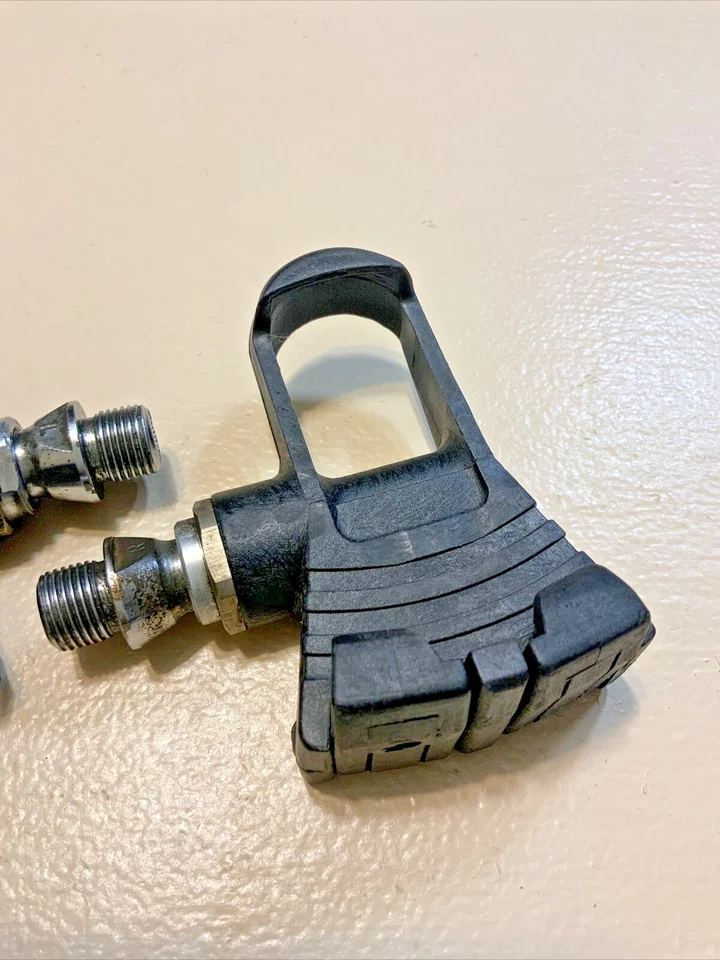 WELLGO CP-300 CLIPLESS PEDALS NO CLEATS LOOK COMPATIBLE - Image 3 of 4