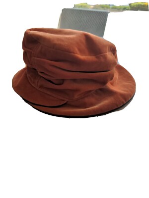 Cappello bicolore (by Maughan Covent Garden London)