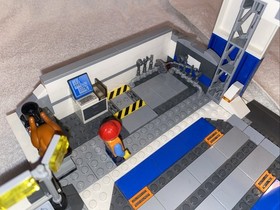 Lego City 60229 X 3 Moc Launch Control And Rover Workshop + 60230 & 60077 Packs