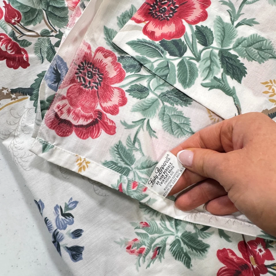 lady pepperell twin flat sheet red floral percale blend large blooms y2k 90s 80s - Image 2 of 4