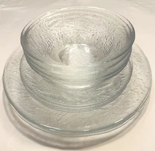 Arcoroc Christmas HOLLY TREE Service For 4 Retired! 4Dinner, 4 Salad & 4 Bowls