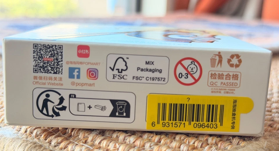 POP MART The Monsters Pin For Love Series - Letra Colgante Caja Ciega (A-M) SELLADA Foto 4 de 4