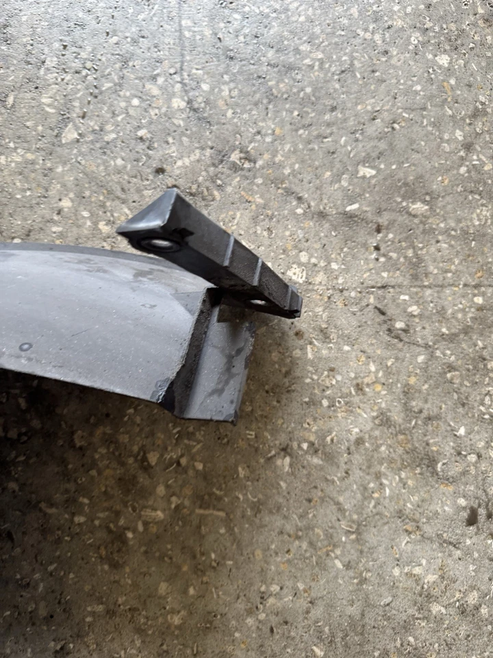 Soporte de parachoques trasero izquierdo Porsche Boxster con protector térmico lado del conductor OEM 1999-2004 Foto 4 de 4