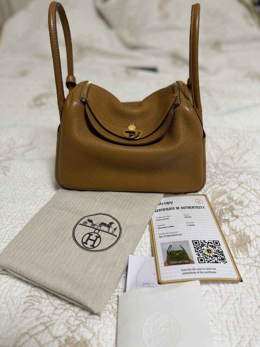 Authentic Hermes Lindy 26 Sesame GHW Shoulder Bag Taurillon