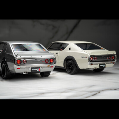 Nissan SKYLINE 2000GT-R KPGC110 Silver KYOSHO 1:18 Diecast Car