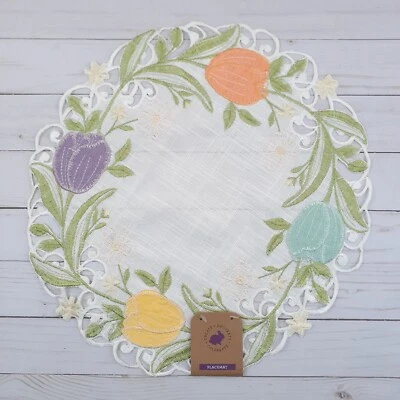 Cutout Centerpiece Placemat 16 in Tulip Scroll Spring Floral Flowers Embroidered