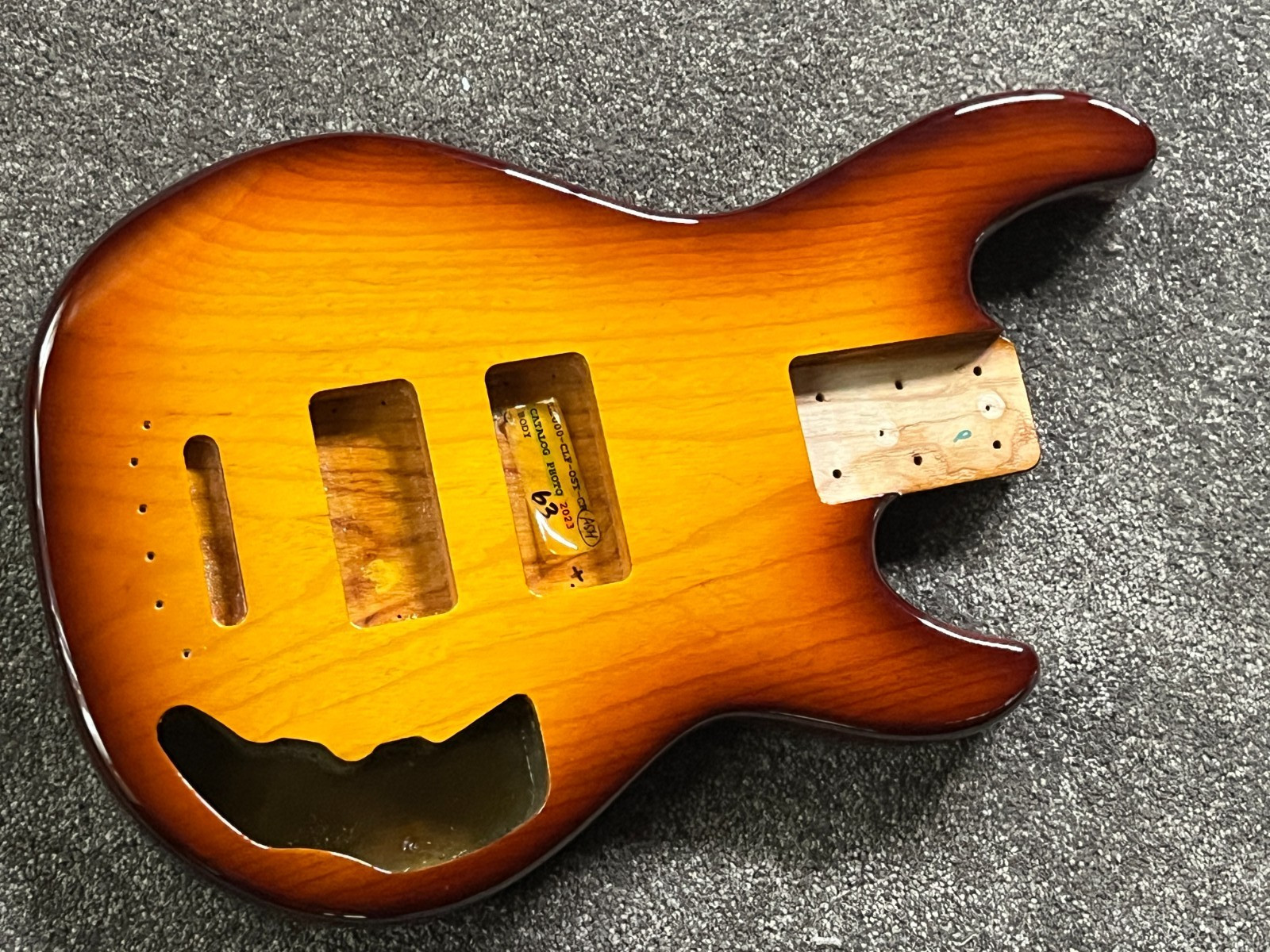 G&L CLF Research L-2000 Bass Body Old School Tobacco Sunburst