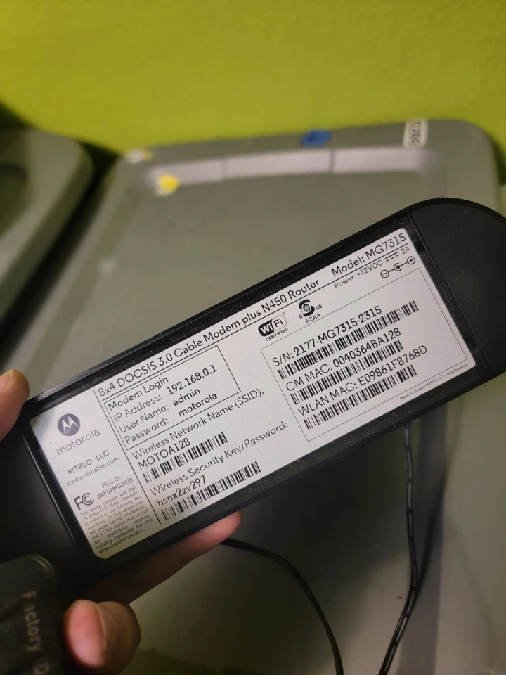 Motorola Cable Plus Router Model: Mg7315 8x4 Docsis Wifi  - Image 4 of 4