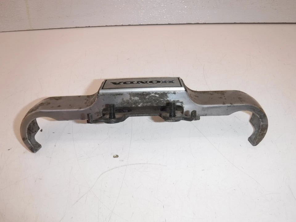 Honda Magna 700 1984 horquilla delantera emblema y cubierta Foto 3 de 4