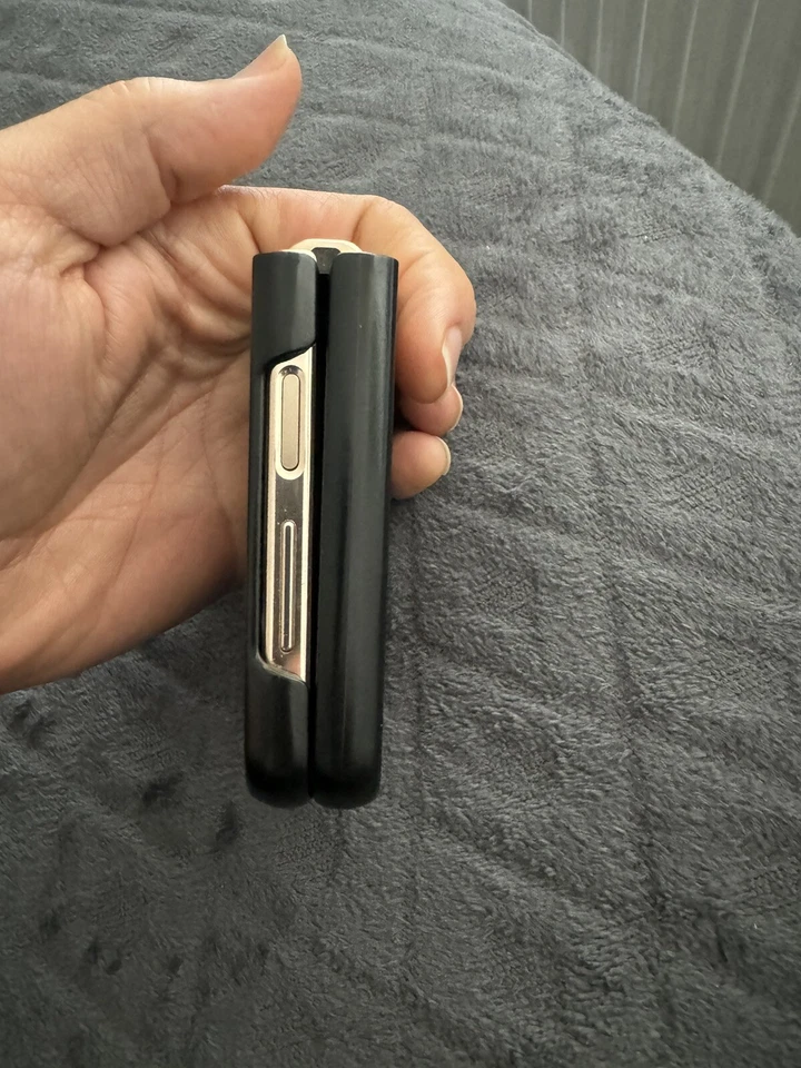 Samsung Galaxy Z Flip 4 512G ohne Simlock, Foto 3 von 5