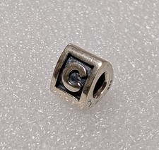 Vintage Auténtico Pandora Plata Esterlina LETRA C Dije #790323Q, Retirado