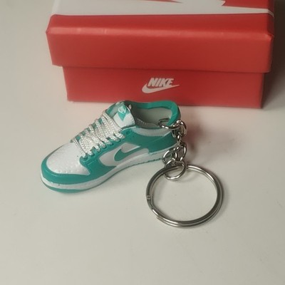 NIKE SB DUNK LOW FREDDY KRUEGER SNEAKER SCHLÜSSELANHÄNGER MIT BOX