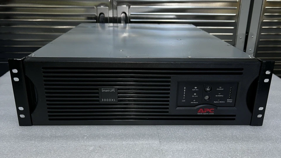 APC SUA3000RMXL3U SMART-UPS 3000VA 2700W 120V 3U Rackmount Power Backup AP9617