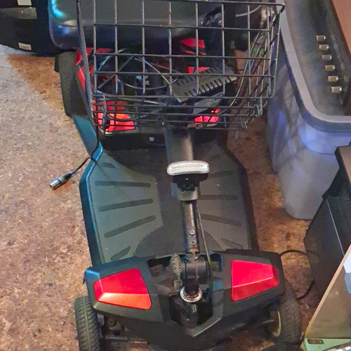 Go-Go Go-Go LX CTS Suspension 4-Wheel Mobility Scooter w/ Basket Red/Black