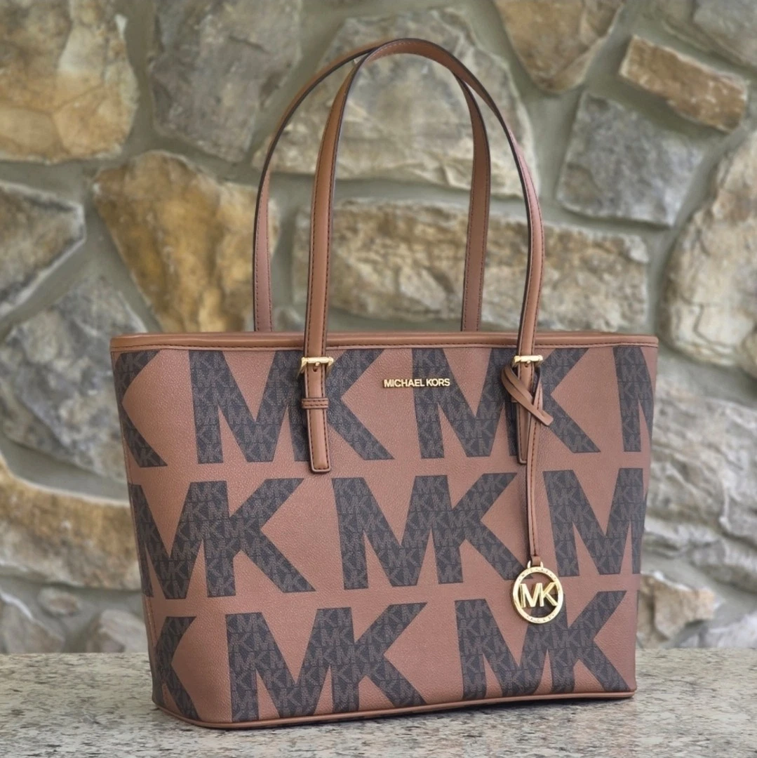 Borsa Michael Kors Jet Set grande marrone con zip superiore