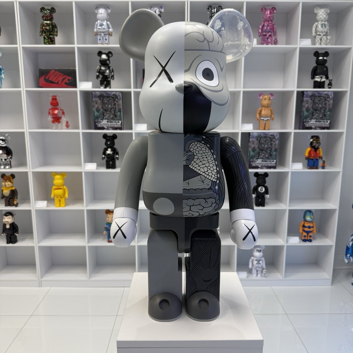 MEDICOM TOY BEARBRICK x KAWS x DISSECTED x GREY 1000% (Authentic