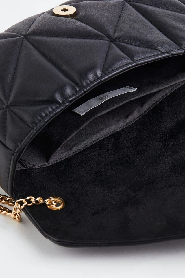 HM auth black leather bag with gold chain coded - Image 2 of 4