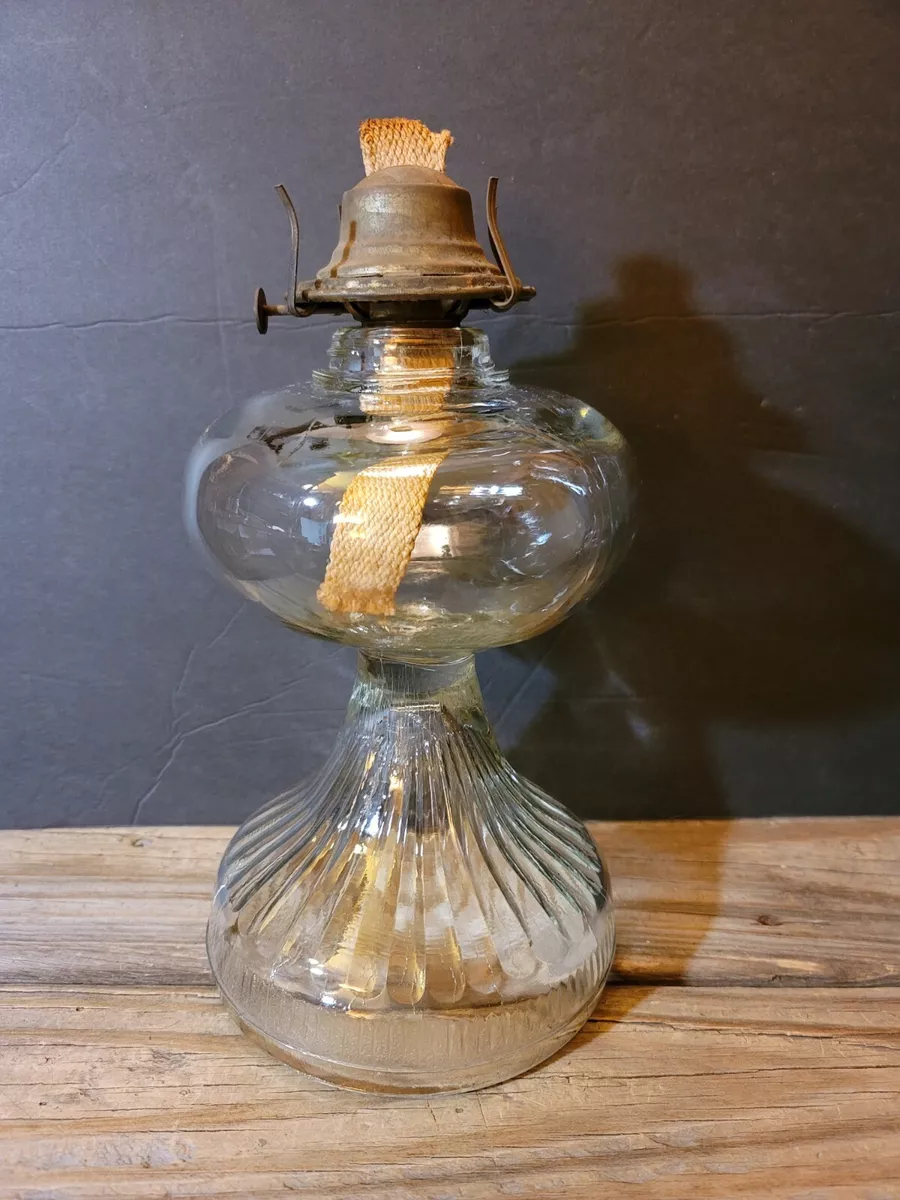 Vintage OIL LAMP TANK BASE Pedestal Glass Embossed Ribbed Interior Thread 9 x 6