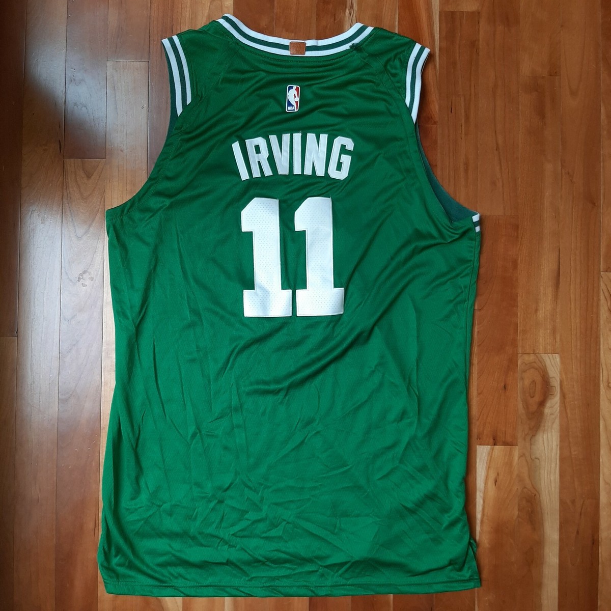 Boston Celtics Jersey Kyrie Irving NBA Nike Swingman # 11 Green