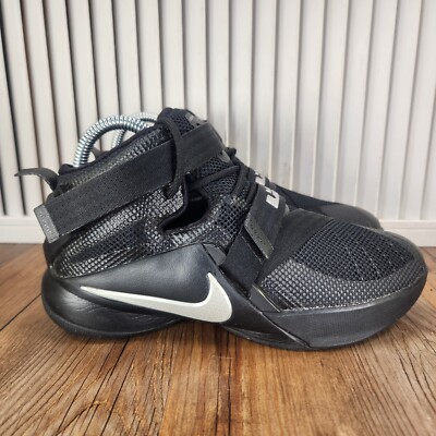 nike air vapormax shield