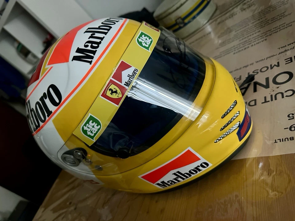 Luca  Badoer  Ferrari F1 2001 Bieffe Helmet  Replica With Autograph - Immagine 2 di 4