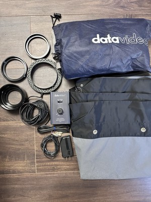 Datavideo 2x Retro-Reflective Screens + LD-1 LED Chroma-Key Ring Light