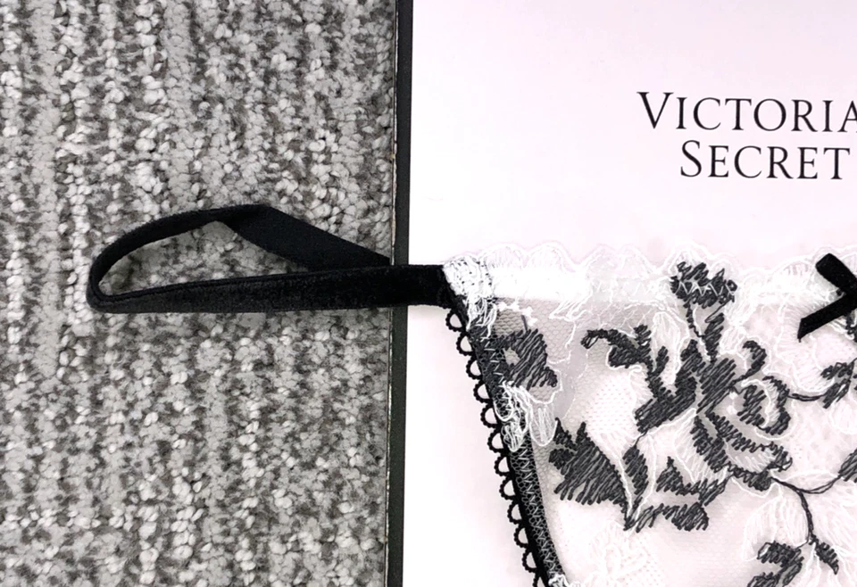 Victoria's Secret Dream Angels Nuevo con Etiquetas Pequeño Blanco Malla Floral Tanga en V Panty Bow Foto 4 de 4