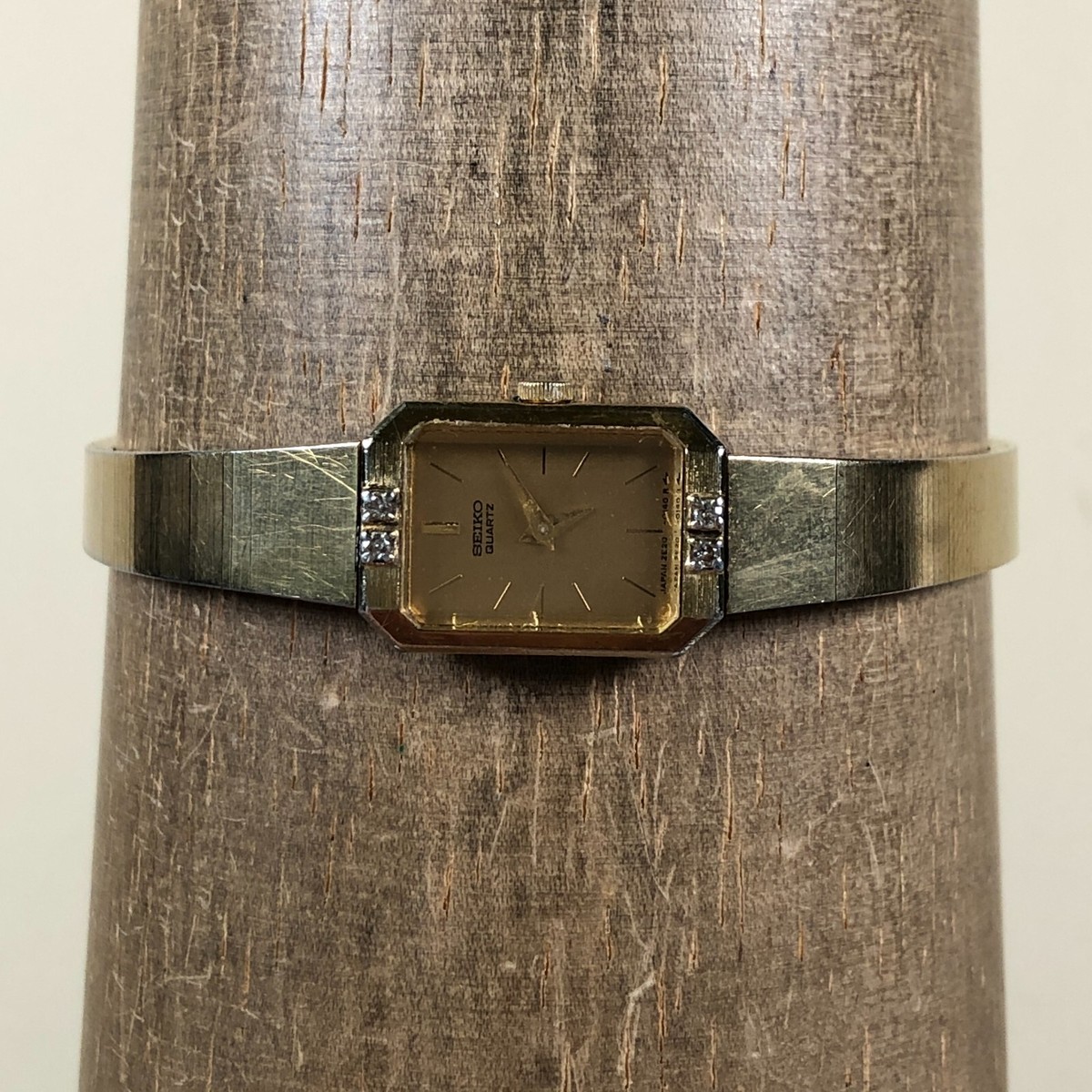 Vtg Seiko Women 2E20-5099 Dress Diamond Bezel Gold Dial 14mm