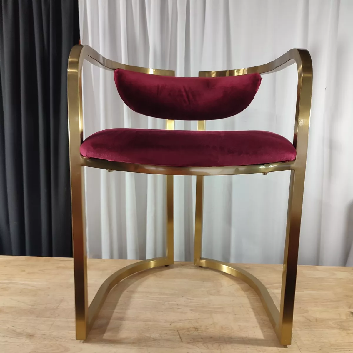 MoDRN Retro Glam Marni Metal Base Chair -Vanity, Lounge,Dining- Brass &  Burgundy