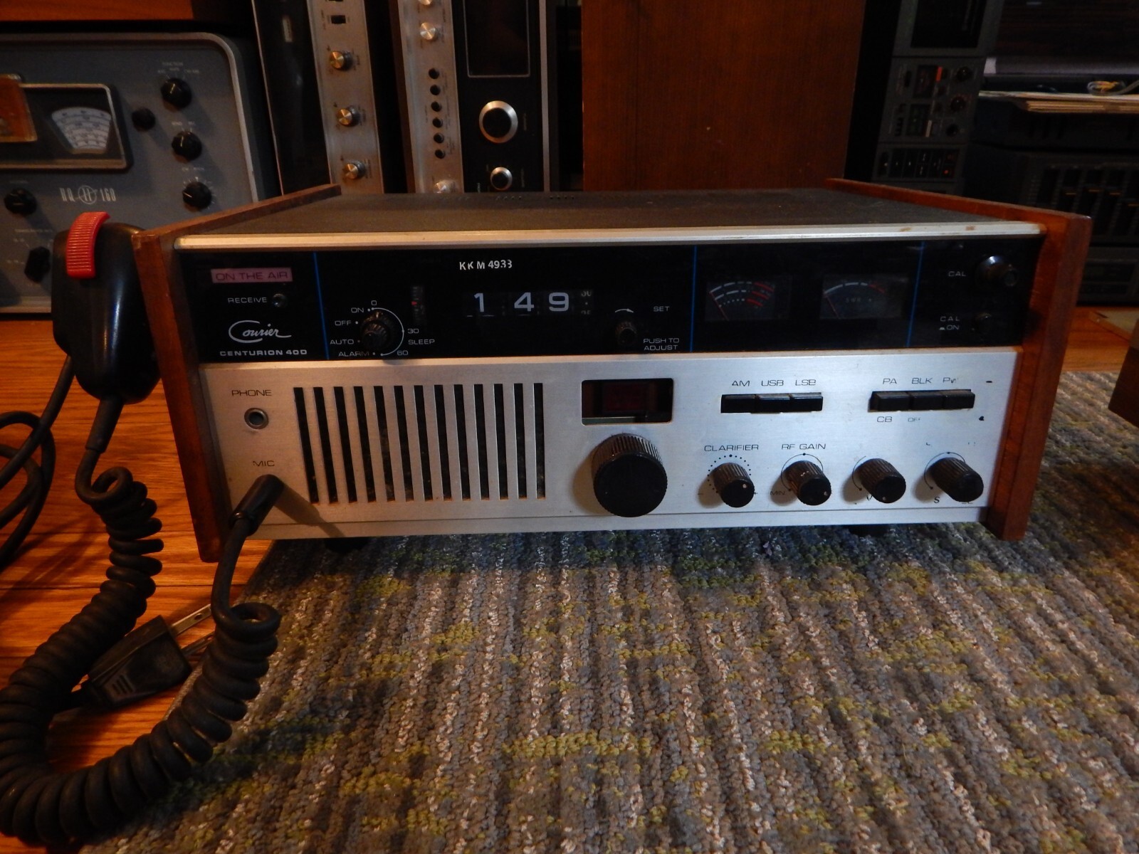 VINTAGE COURIER CENTURION 400 SSB 40Channel CB Radio for Parts or