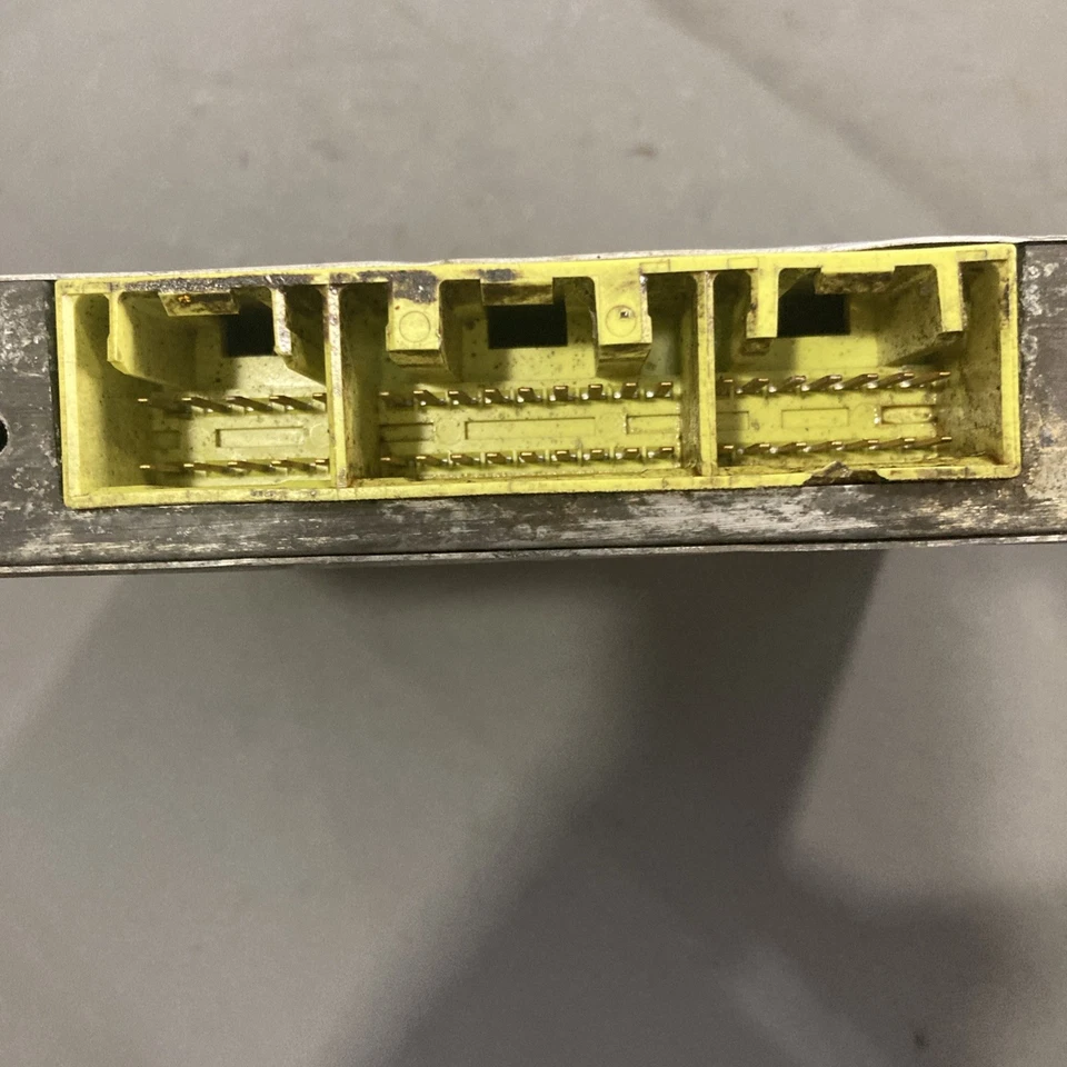 1988 Toyota Van ECU/ECM 89661-28040 - Image 3 of 4