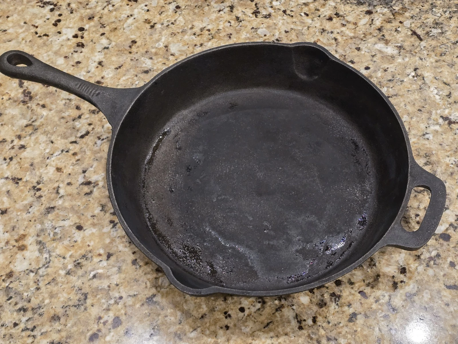 Chef Emeril Lagasse Cast Iron Skillet 12” Double Pour Spout Frying Pan Cookware