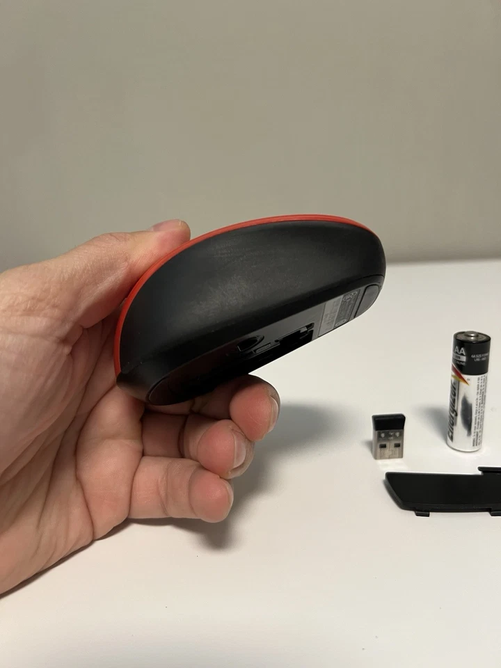 Microsoft Wireless Mobile Mouse 3500 Model 1427 w/ Receiver Red - Image 2 of 4