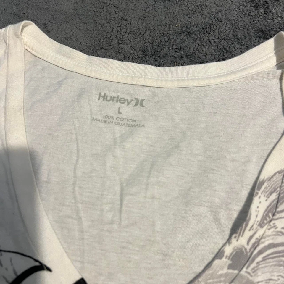 Y2k Women's Hurley Butterfly Grunge Shirt Size Large - Image 2 of 4