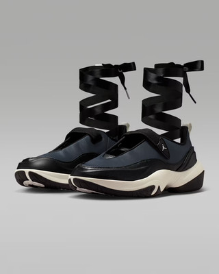 IB8597-001 Nike Jordan Pointe Black Sail (Women's)