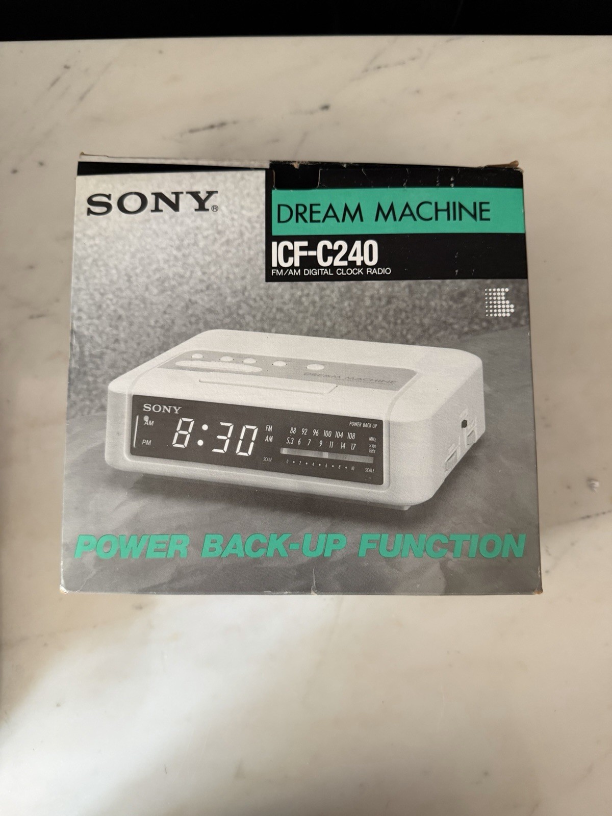 Vintage Sony Dream Machine FM AM Digital Clock Radio Beige ICF C 240