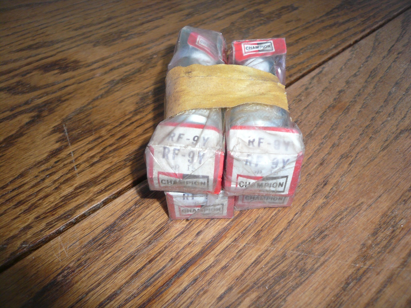 Vintage Pack of 4 Champion RF-9Y Spark Plugs NEW NOS - 2/1