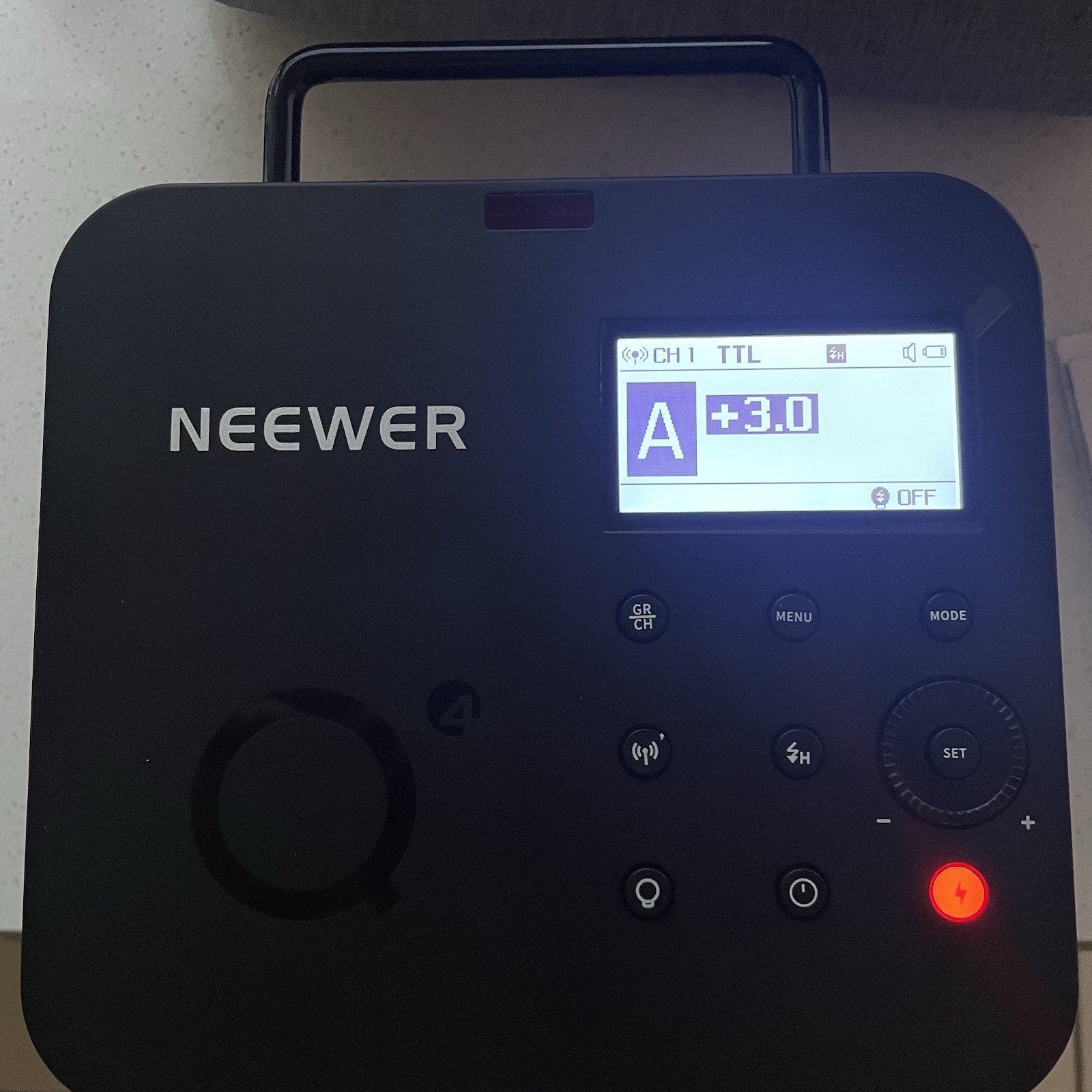 NOT WORKING NEEWER Q4 400Ws 2.4G TTL Flash HSS Strobe Light Monolight With Case