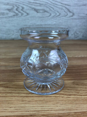 Vase aus geschliffenem Glas mit Fuß und tiefem Rand 3,5 Zoll hoch Blatt- und Beerenmuster 