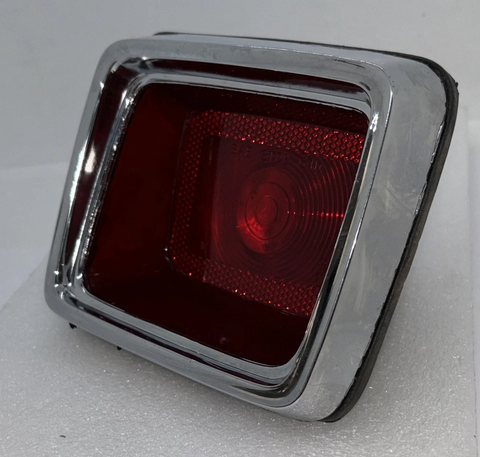 Dodge 330 440 1964 conjunto de lámpara trasera 2449546 2448657 2448655 buen uso. Foto 3 de 4